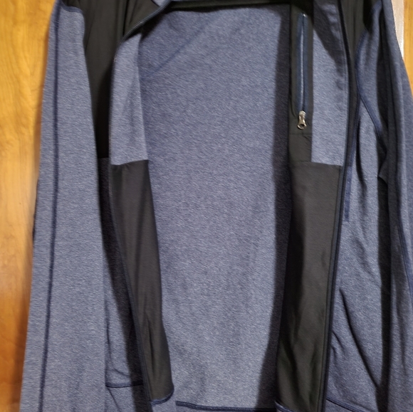 Lululemon - Picture 3 of 6